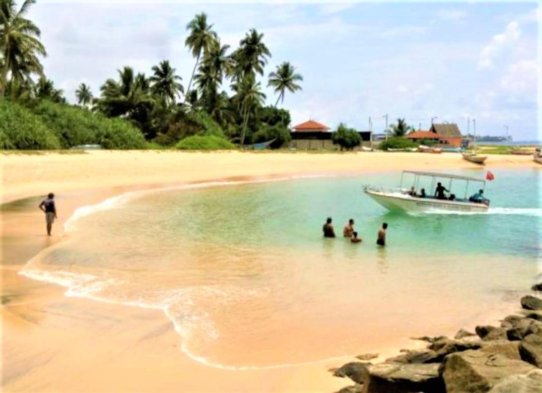 Sea Shell Villa Hikkaduwa 2 Separate Cabanas Ocean Front Villa Exteriér fotografie